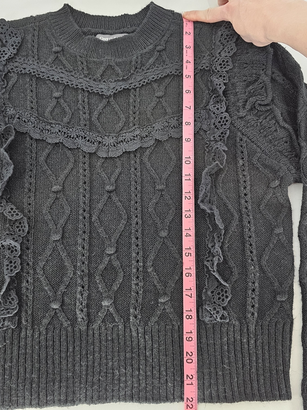Black cable knit lace ruffle sweater - Picture 4 of 9
